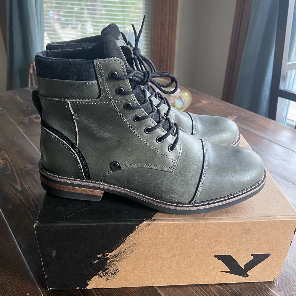 Thomas & Vine Men’s Grey Yukon Boot Size 13 Wide